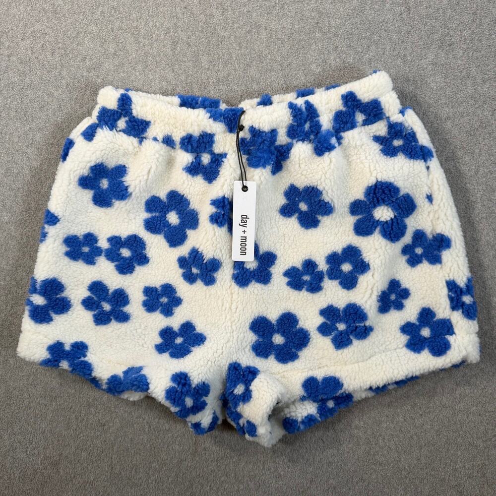 Day + Moon Size Small Cream Blue Floral Sherpa Fleece Lounge Shorts High Rise